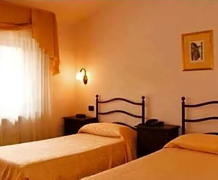 Dominus Hotel 3*
